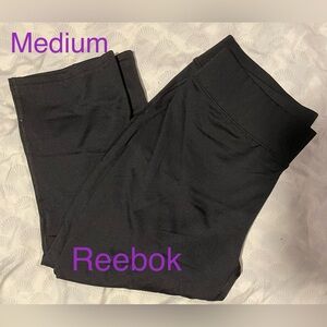 Reebok stretch 3/4 length exercise pants / leggings medium